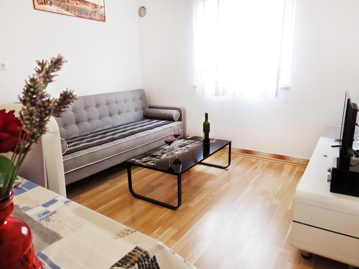 Apartment Jadro Supetar Buitenkant foto